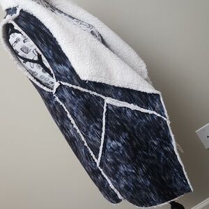 LuLaRoe Marlow Faux Shearling Vest With Pockets Women's Small 00-8